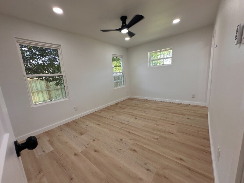 Building Photo - 11380 Lanewood Cir
