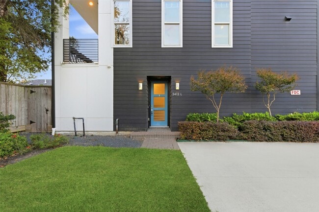 Building Photo - 2412 Canal St