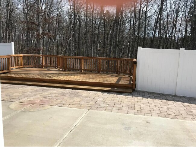 Building Photo - 2405 Bearded Iris Ln