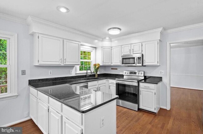 Building Photo - 25 Whittingham Cir