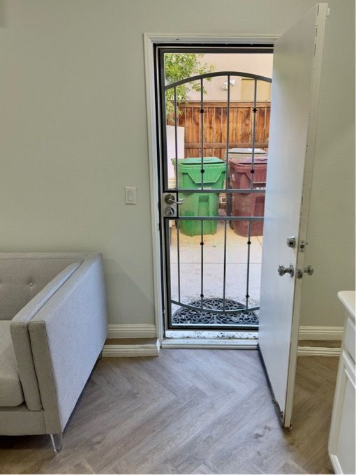 Building Photo - 30342 De Caron St