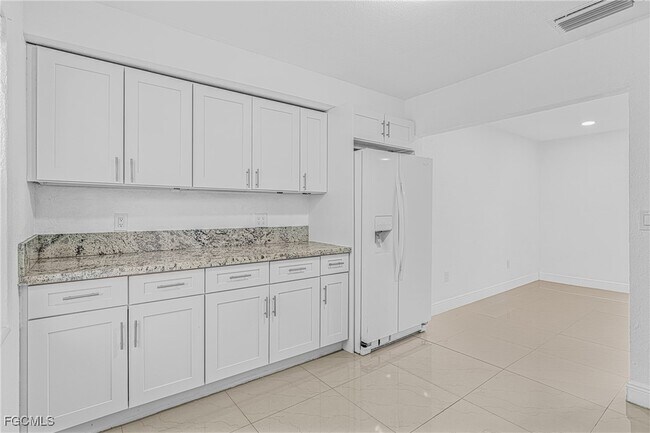 Building Photo - 4839 Tudor Dr