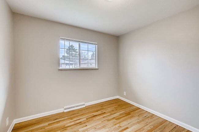 Building Photo - 835 38th St