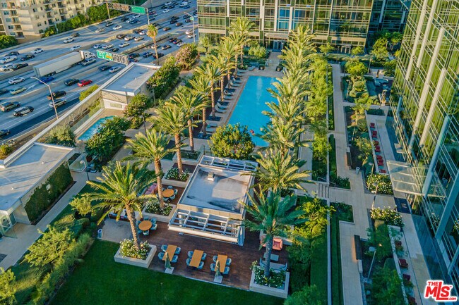 Building Photo - 877 Francisco St