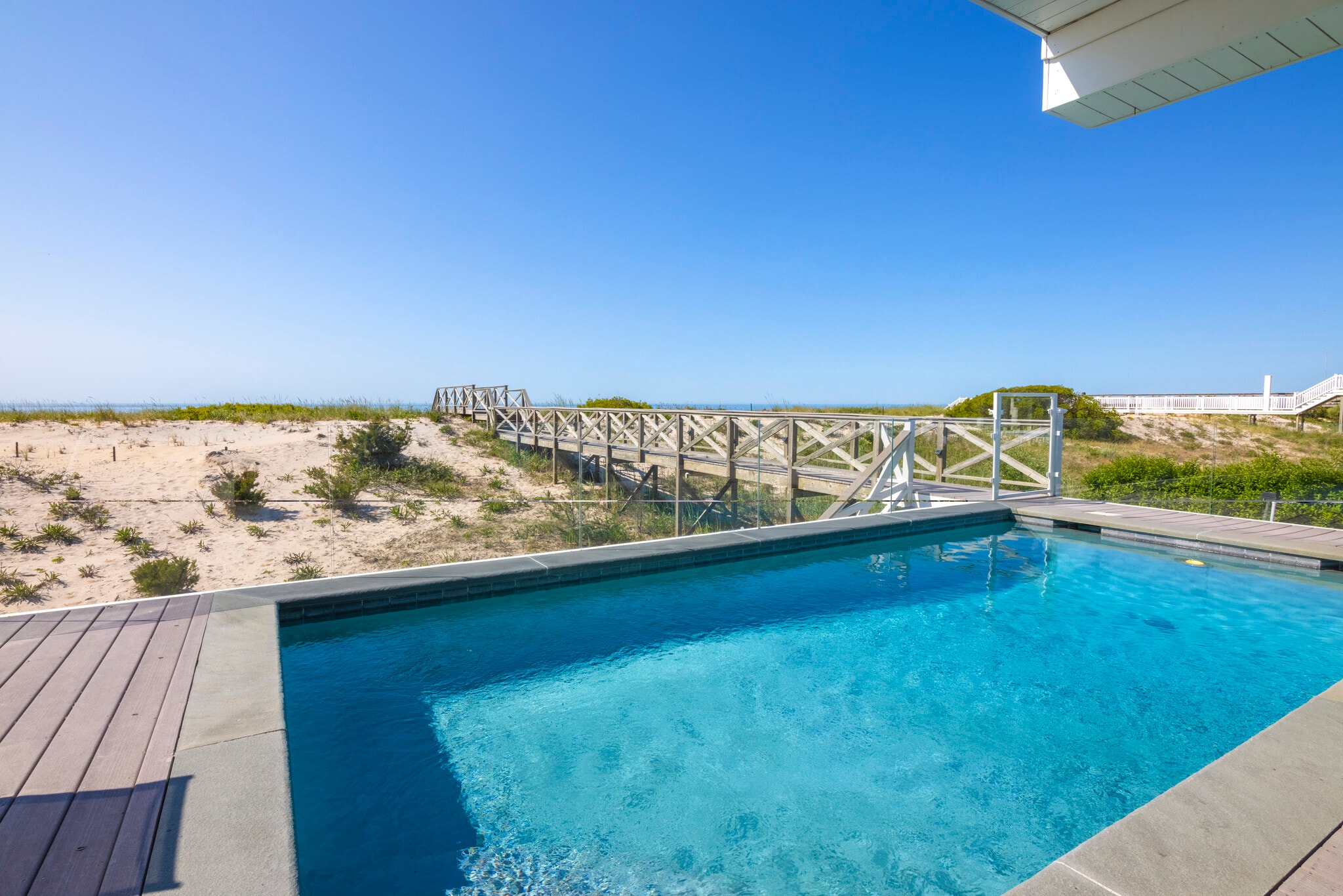 Building Photo - 687 Dune Rd