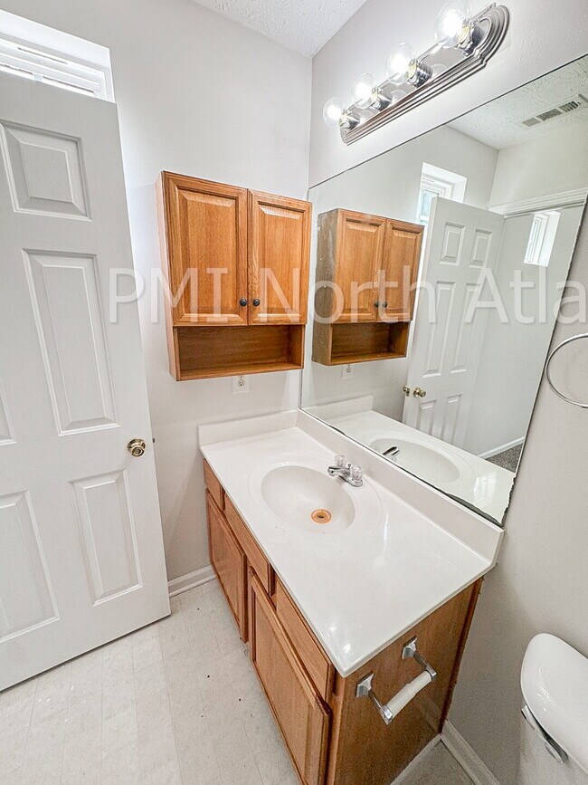 Building Photo - 5175 Sky Ridge Way