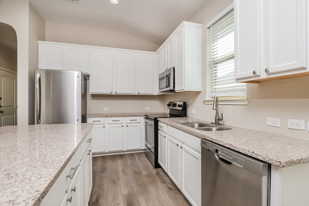 Building Photo - 8233 Oak Harvest Dr