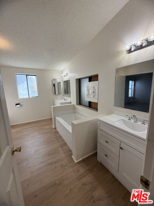 Building Photo - 3150 Stone Ave