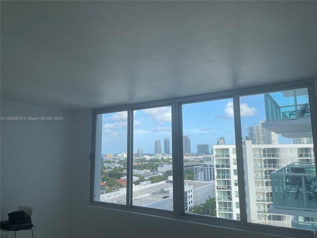 Building Photo - 1000 West Ave
