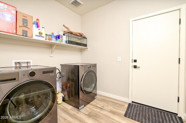 Building Photo - 11508 W Cumberland Dr