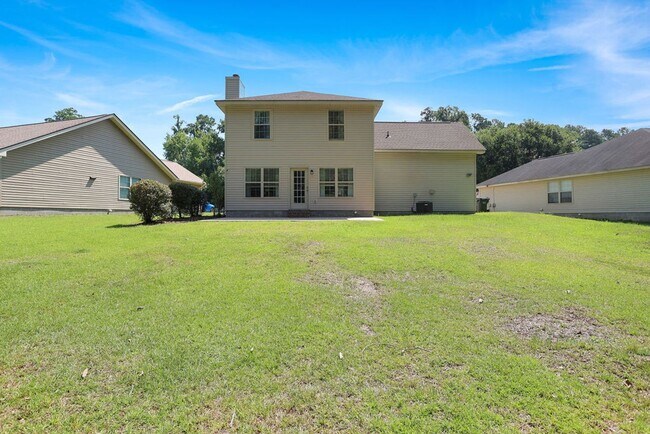 Building Photo - 3 bedroom 2.5 bath with bonus room in Lega...