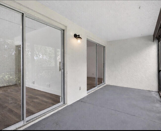 Building Photo - 6258 Chasewood Dr