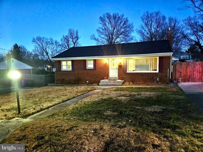 Building Photo - 4506 Samar St