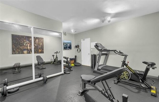 Building Photo - 3907 La Crescenta Ave
