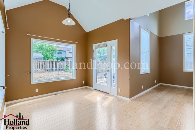Building Photo - 1612 NE Parkside Dr