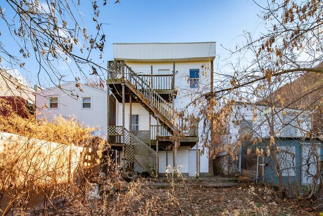 Building Photo - 431 10th St