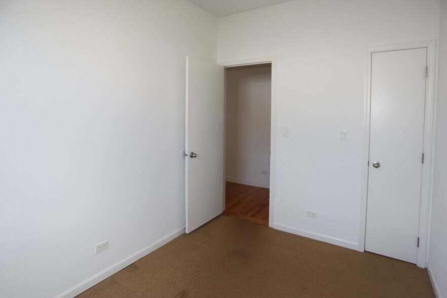 Building Photo - 5054 N Winthrop Ave
