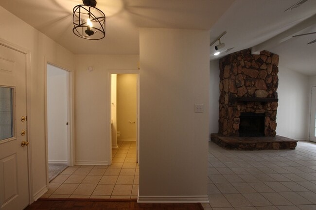 Building Photo - Available Now! 2 Bedroom 2 BathTownhome!