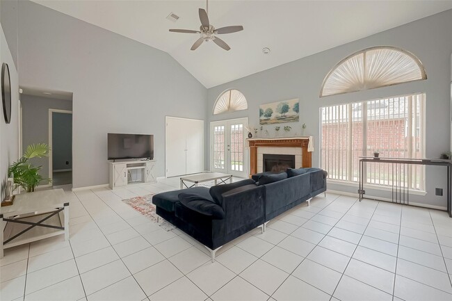 Building Photo - 9310 Corner Oaks Ln
