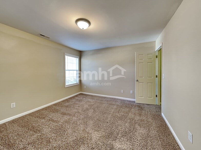Building Photo - 218 Spinel Ln
