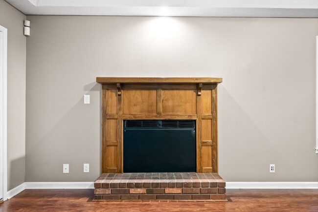 Building Photo - 735 Cayce Dr
