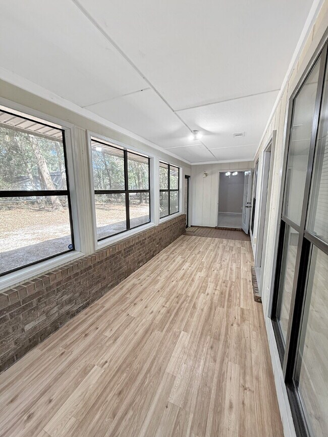 Building Photo - Spacious Corner Lot Rental in Milton, FL