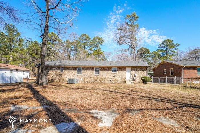 Building Photo - 2716 Diane Dr