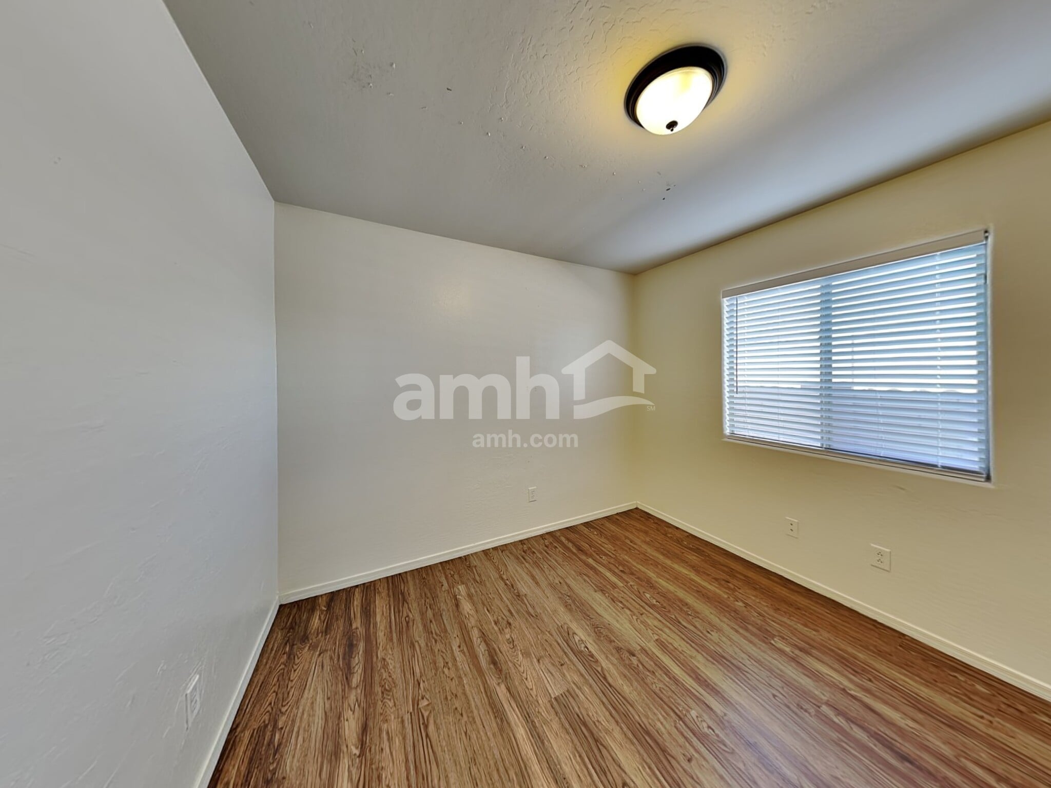 Building Photo - 10781 W Del Rio Ln