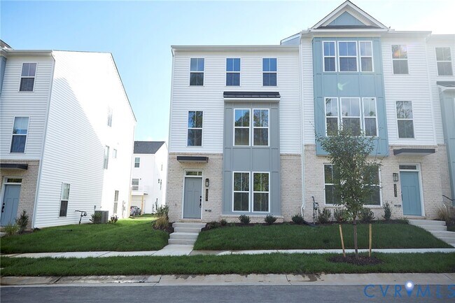 Building Photo - 15337 Sunray Wy