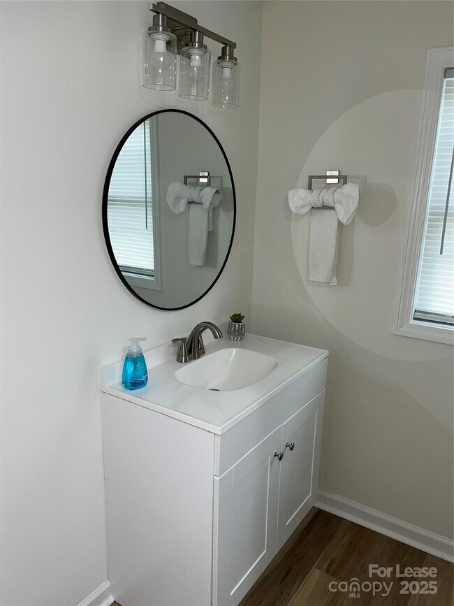 Building Photo - 39 White St