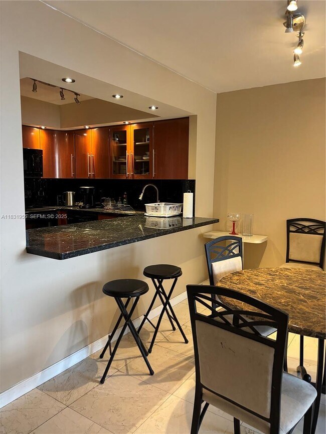 Building Photo - 1817 S Ocean Dr