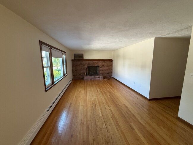 Building Photo - 30 Woodleigh Rd
