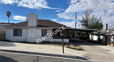 Building Photo - 808 Arville Ave