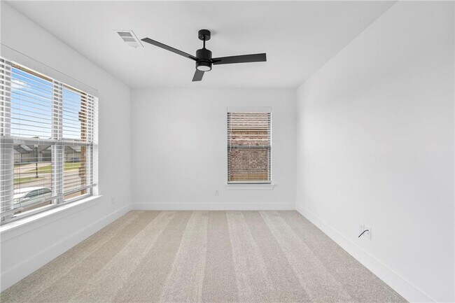 Building Photo - 4300 SW Adams Rd