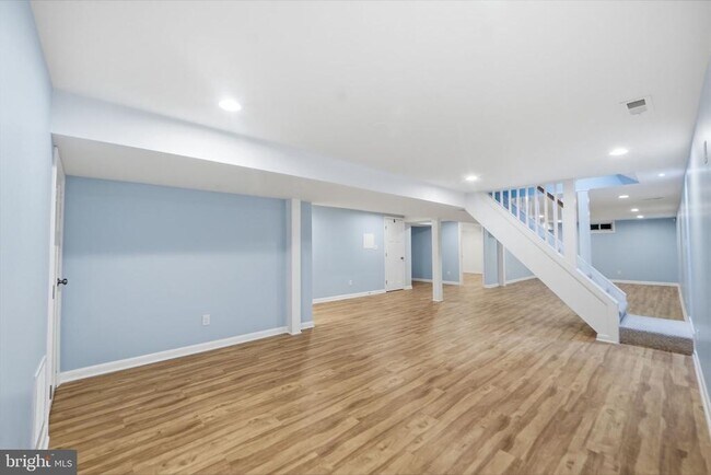 Building Photo - 808 Cottonwood Dr