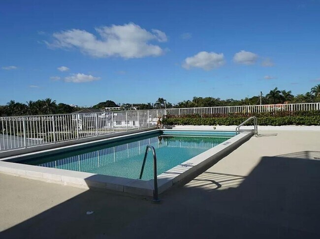 Building Photo - 2829 Indian Creek Dr