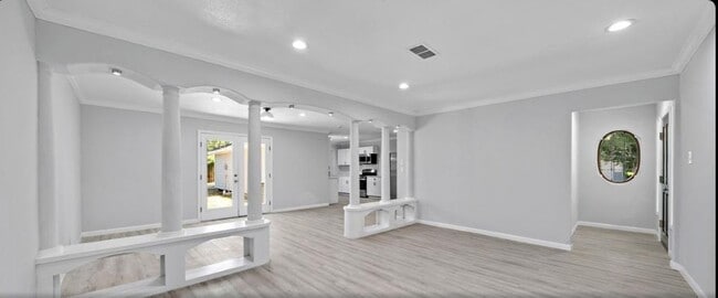 Building Photo - 9402 Alcott Dr