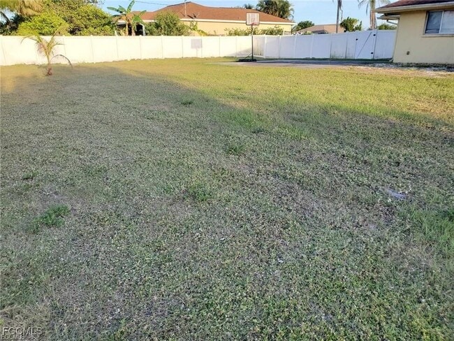 Building Photo - 4504 6th St W