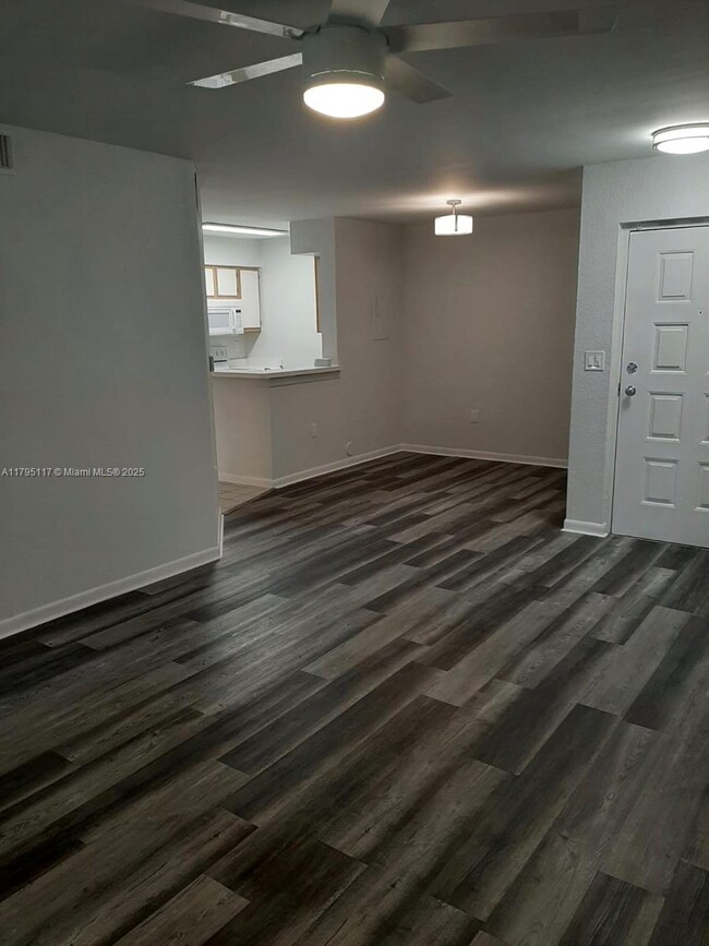 Building Photo - 2881 N Oakland Forest Dr