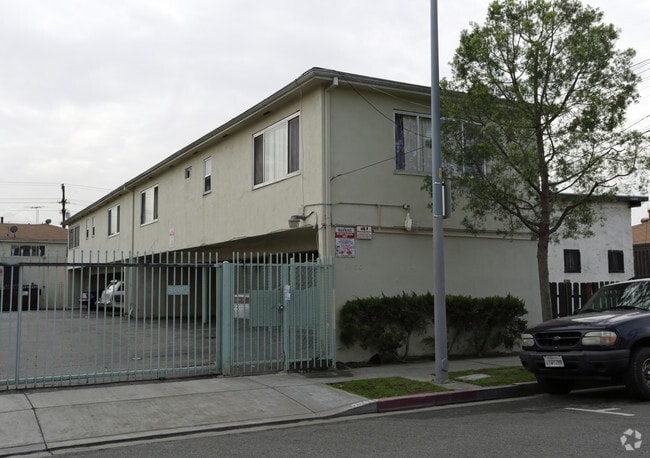 Building Photo - Park Villa Apartments
