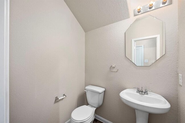 Building Photo - 2256 Raider Dr