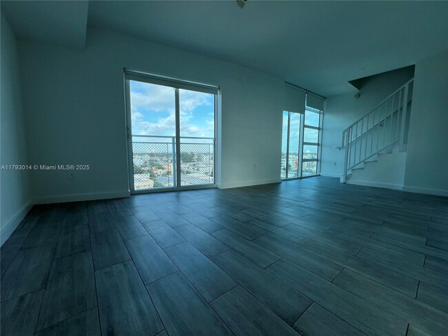 Building Photo - 7600 Collins Ave