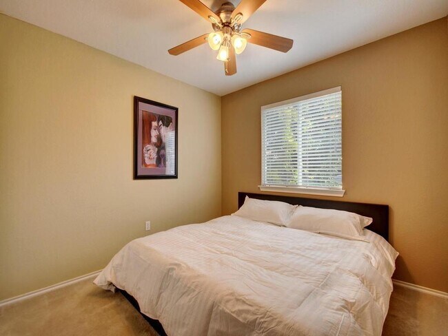Building Photo - 1617 Poppy Seed Ln