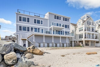 Building Photo - 9 Stowe Ave