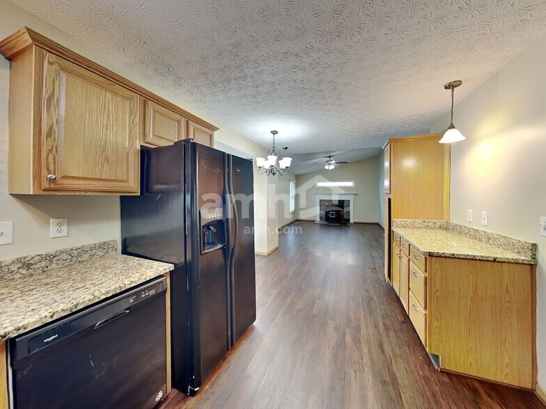 Building Photo - 293 Iris Trail Dr