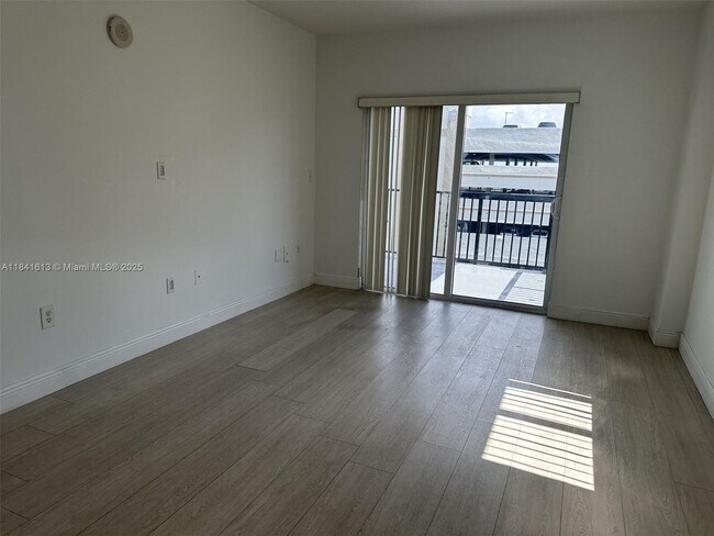 Building Photo - 3410 Coral Wy