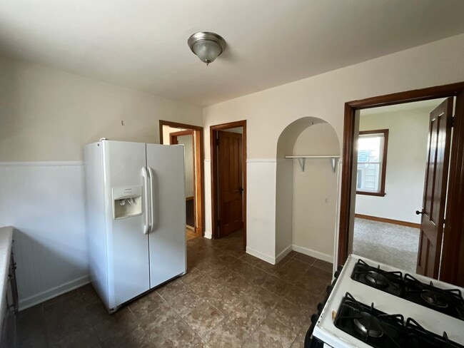 Building Photo - Charming 3-Bedroom in the Heart of Riverwest