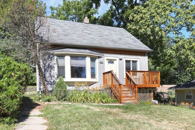 Building Photo - 660 27th St