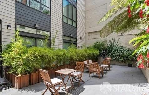 Building Photo - 832 Sutter St