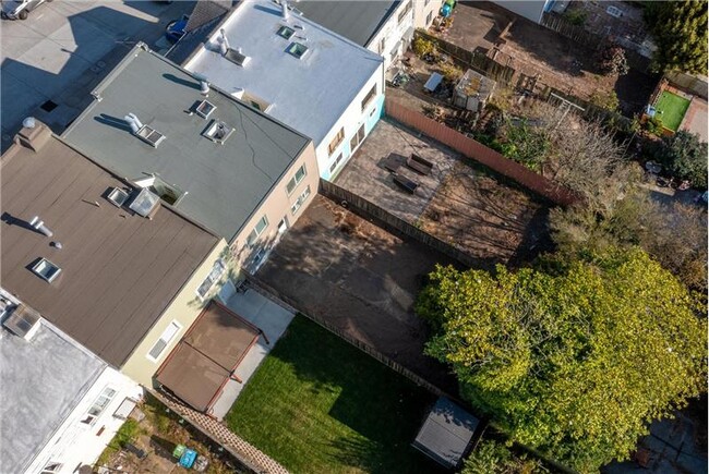 Building Photo - 279 Ramsell St